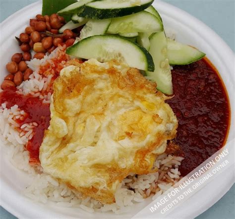 Nasi Lemak Telur Goreng