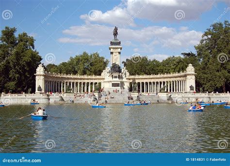 Retiro s Park Lake, Madrid editorial photo. Image of madrid - 1814831