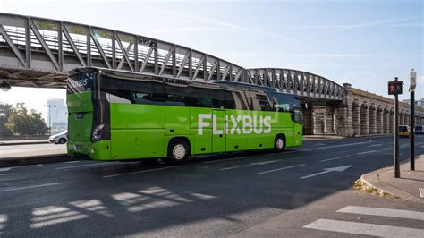 Grève à la SNCF : bus, covoiturage, avion… quand les Français cherchent à partir à tout prix