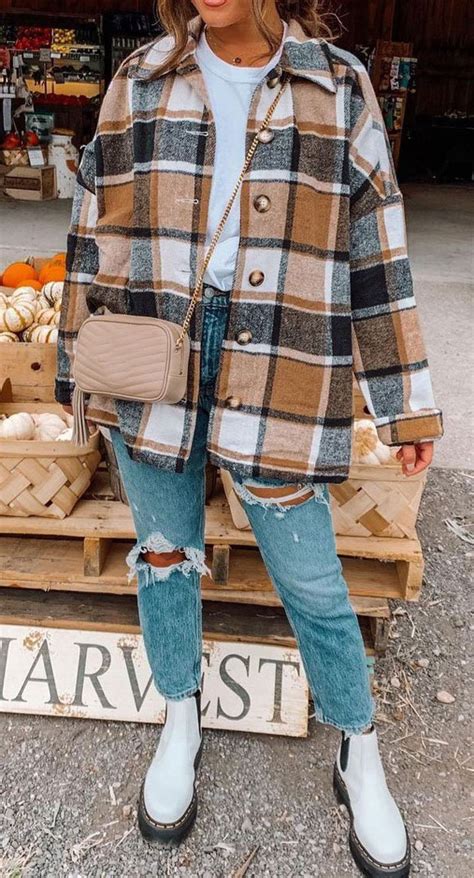 12 Cute Fall Outfit Ideas That're Hot Right Now | Casual autumn outfits