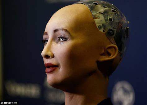 'AI is good for the world' insists Sophia humanoid robot | Daily Mail ...