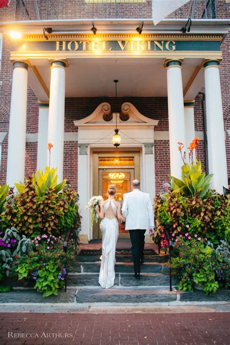 Vintage Hotel Viking Wedding : Newport Rhode Island : Greg + Ashley | Rebecca Arthurs