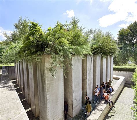 Jewish Museum Berlin: How Libeskind inspires Awe and Horror