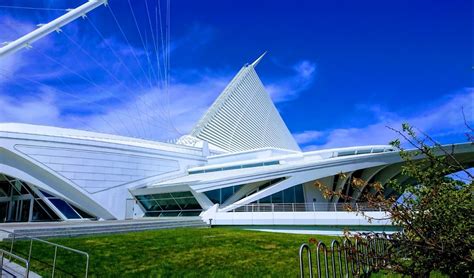 Milwaukee Art Museum - Go Wandering