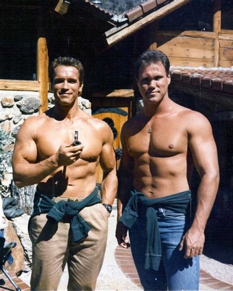 Arnold Scwarzenegger and his Commando stunt double, Peter Kent in 1985 ...