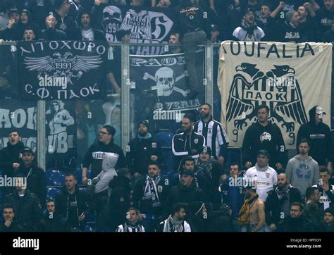 Paok fans hi-res stock photography and images - Alamy