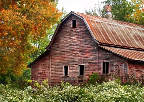 Pretty in Red | Old barns, Barn pictures, Farm barn