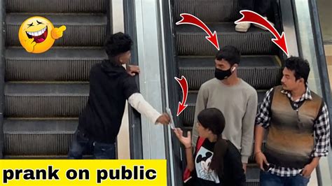 PRANK ON PUBLIC RELATIONS VIDEO FUNNY 😜 ESCALATOR PRANK VIDEO PRANKSTAR ...