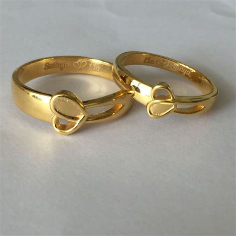 Pretty Heart Name Engraved Gold Couple Rings