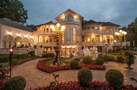 18,000 Square Foot Stately Mansion In Mississauga, Canada – Homes of the Rich Mansion Homes ...