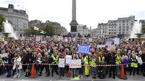 Police urge London lockdown demonstrators to follow coronavirus rules, remain peaceful