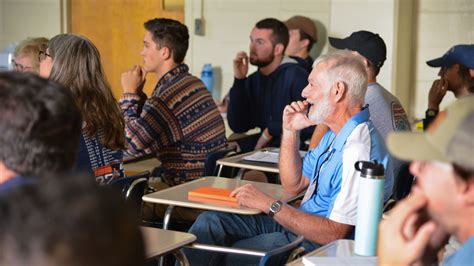 Alumni return for student-for-a-day experience / Auburn University College of Agriculture