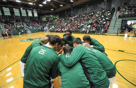 Men's basketball shines in AAC play despite trip overtime loss against ...