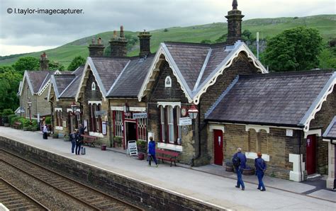 IMAGECAPTURER.: SETTLE - CARLISLE RAILWAY STATION.