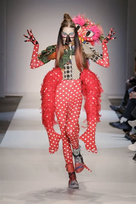 15 Thoughts I Had While Watching Models Walk The Ramp Wearing Bizarre Outfits