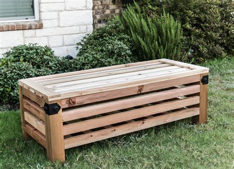 DIY Outdoor Storage Ottoman