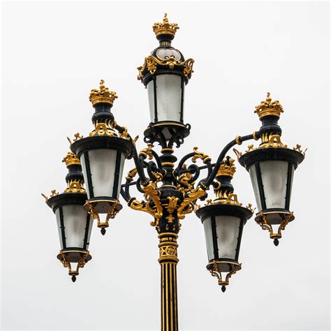 lantern madrid lamp golden street lamp 4k Phone HD Wallpaper