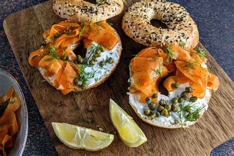 Vegan smoked salmon and cream cheese bagel recipe / Riverford