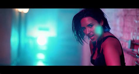 Demi Lovato Owns the Wet Hair Look in ‘Cool for the Summer’ Video