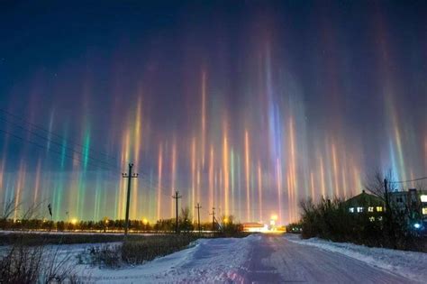 🔥 Extremely Rare Light Pillars in Russia, dazzling optical phenomenon caused when light is ...