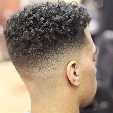 barberjuan94_and mid skin fade and curly hair on top Black Men Haircuts, Mens Haircuts Fade ...