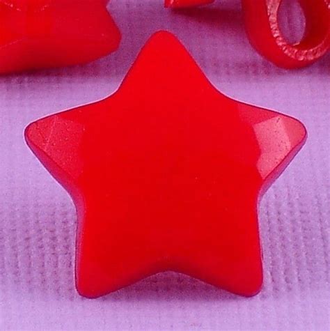 Red Star Shaped Buttons plastic sewing buttons w/ shank