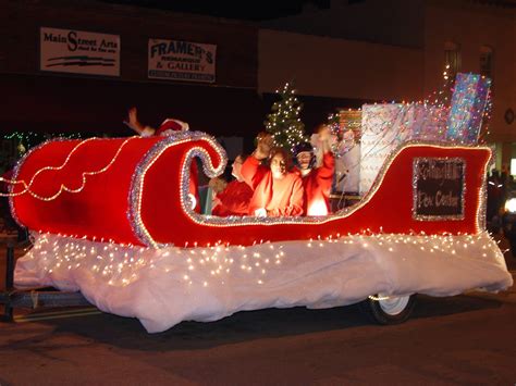 christmas parade float themes | ... floats and/or entries be decorated according to the theme ...