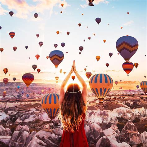 Unreal Hot Air Balloons Captured in Cappadocia [Turkey]