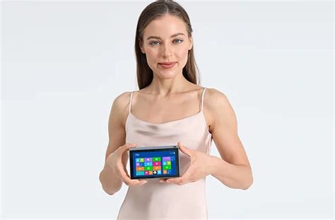 Windows 11 mini PC with 5.5 inch touchscreen - Geeky Gadgets