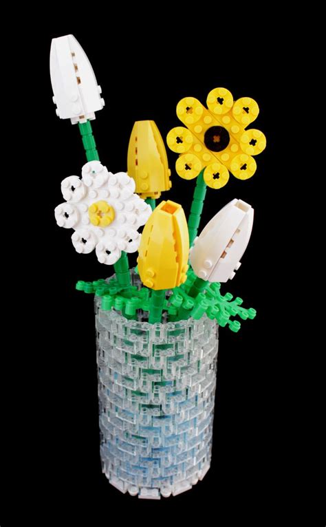 Pin by Liz Roth on DIY LEGO® Gifts & Projects | Lego flower, Lego craft, Lego decorations