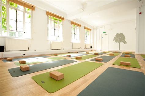 Image result for interior design yoga studio | Yoga studio design, Yoga studio interior, Yoga ...