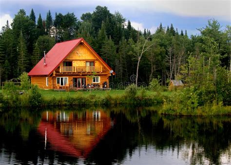 Log Cabin On A Lake stock image. Image of green, summer - 7866317