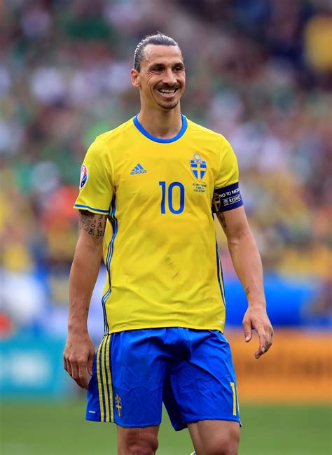 ‘The return of the God’ – Zlatan Ibrahimovic back in Sweden squad | FourFourTwo