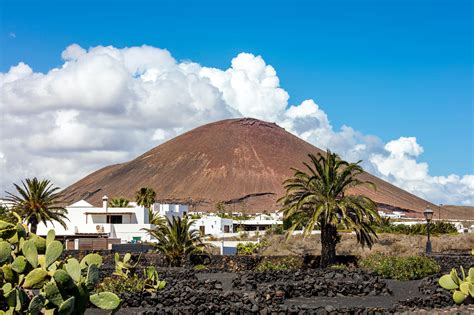 Lanzarote Up Close Private Minivan Tour | TUI