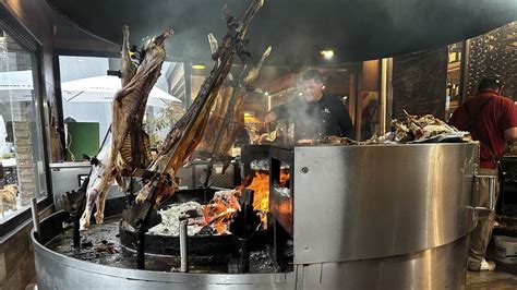 Parrillas argentinas: técnicas, carbones y cortes de la carne