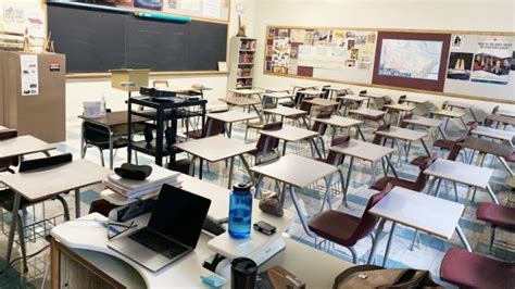 Ontario teachers post photos exposing reality of province's back-to ...