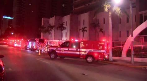 Hotel fire in Miami Beach causes traffic delays - WSVN 7News | Miami News, Weather, Sports ...