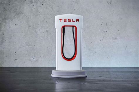 Tesla Phone Charger - Mini Tesla Supercharging Station