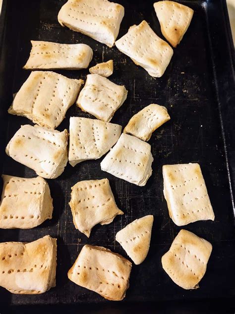 How to Make Hardtack: Survival Bread Recipe That Lasts A Lifetime ...