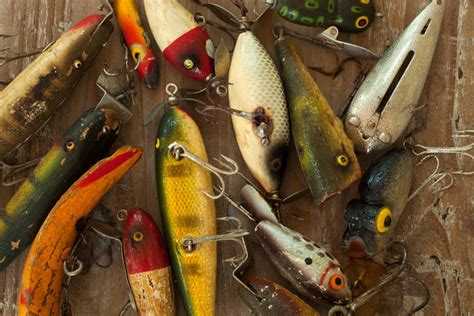 Vintage Fishing Lures: Identification & Values (Full Guide)