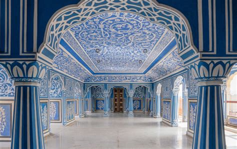 Jaipur City Palace: Discover its stunning private rooms on a luxury tour