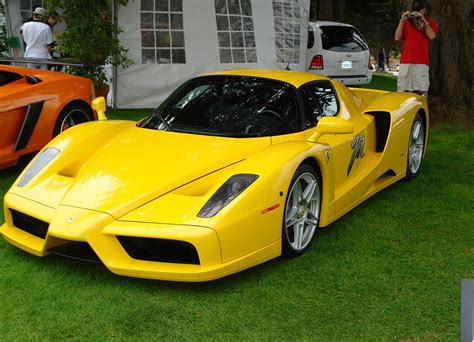 Club 4 Buzz: Yellow Ferrari