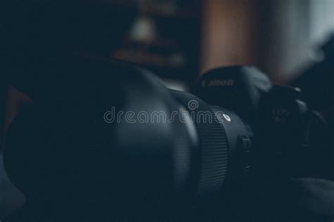 Sigma Art Lens on Canon Dslr Camera Editorial Stock Photo - Image of work, canon: 262187398