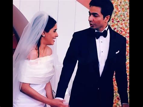 No Tamil Celebrities In Asin's Wedding? Marriage Photos - Filmibeat