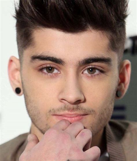 Pin by Alex on Celebrities | One direction zayn malik, Zayn malik eyes ...