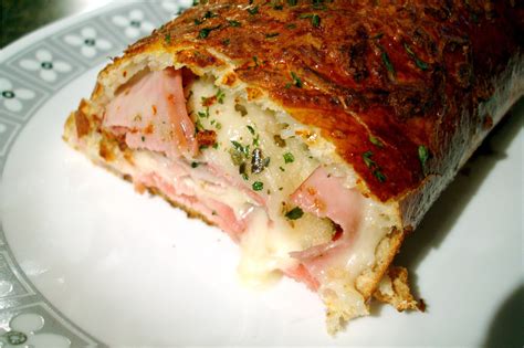 Easy and Yummy Stromboli Recipe