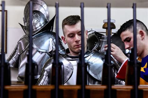 Swiss Guard recruits prep for annual swearing-in ceremony at the Vatican | New York Post