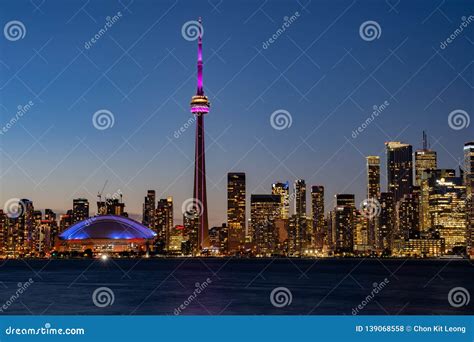 Sunset Skyline of the Toronto City Skyline with CN Tower Editorial ...