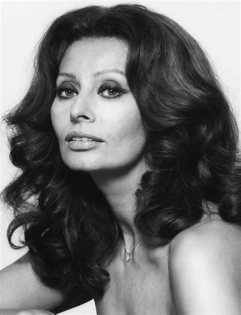 10 Retro Hairstyles That Still Look Trendy | Sophia loren, Sophia loren images, Sophia loren photo