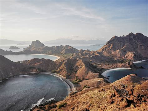 Watch The Sunset On Iconic Padar Island: It's Inhabited By Komodo Dragons